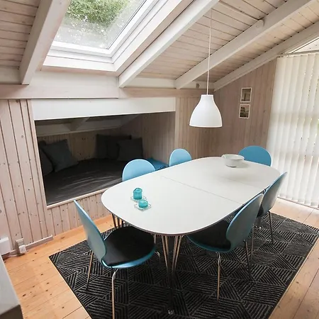 Three-bedroom Holiday In * Hals