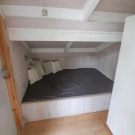 Three-bedroom Holiday In * Hals