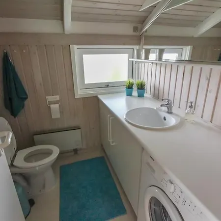 Three-bedroom Holiday In * Hals